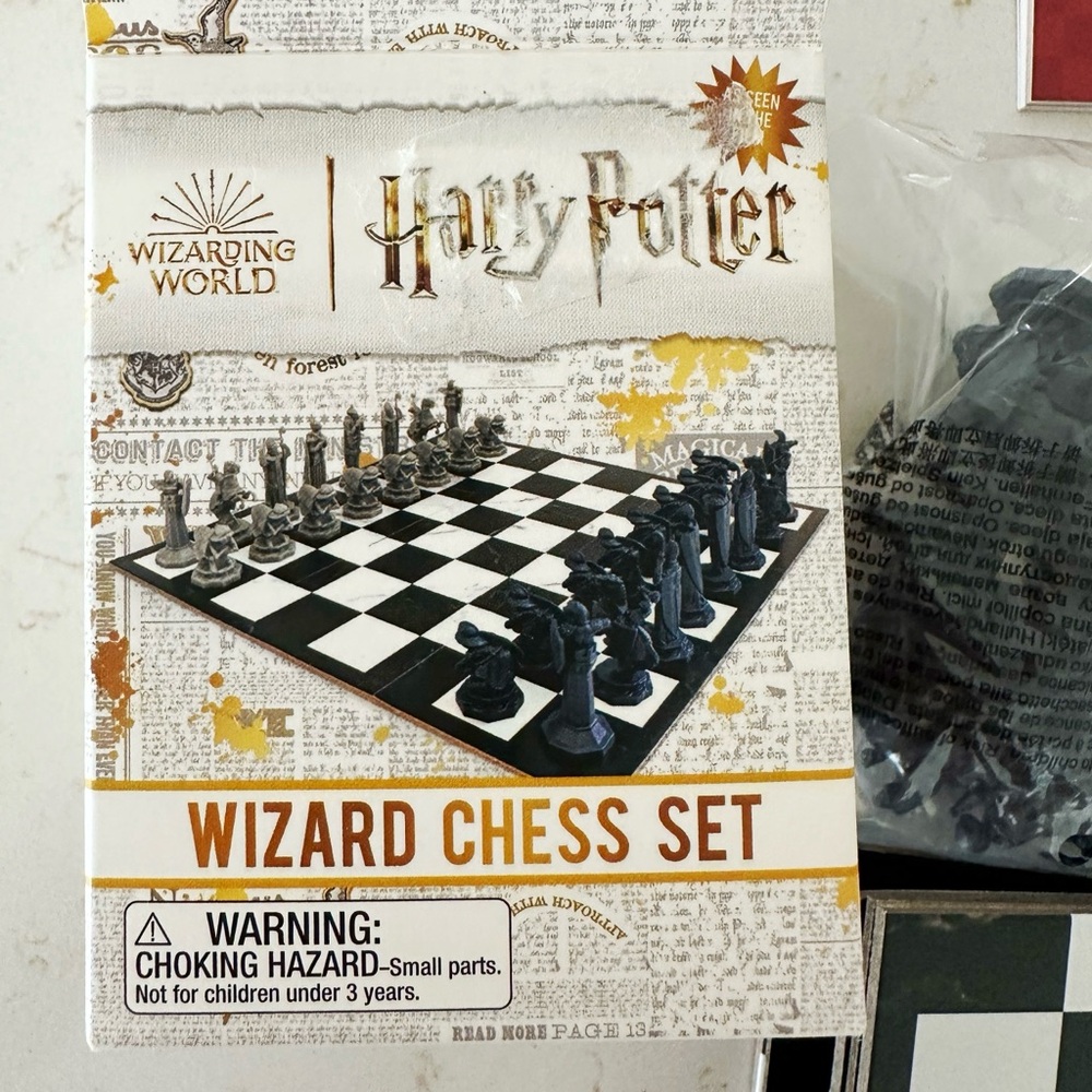 Harry Potter mini chess set. NEW!